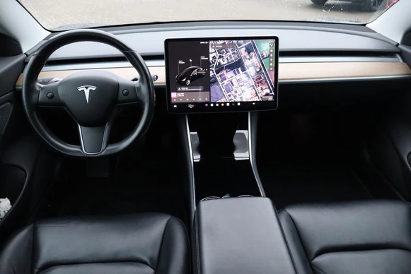 Tesla Model 3 - Afbeelding 2 van 30
