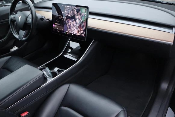 Tesla Model 3 - Afbeelding 10 van 30