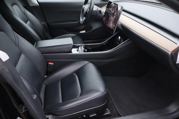 Tesla Model 3 - Afbeelding 13 van 30
