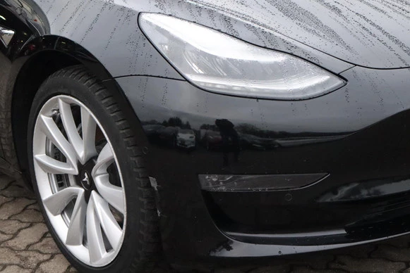 Tesla Model 3 - Afbeelding 14 van 30