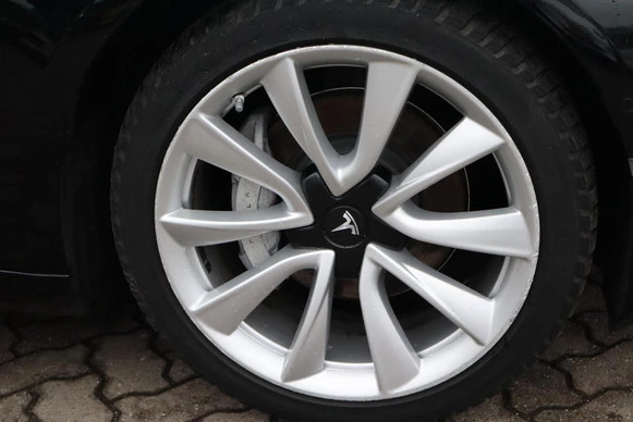 Tesla Model 3 - Afbeelding 15 van 30