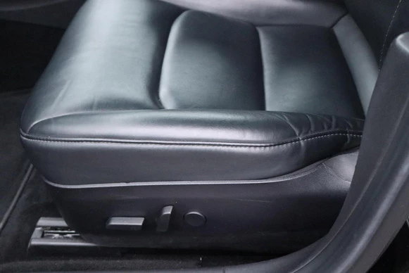 Tesla Model 3 - Afbeelding 25 van 30