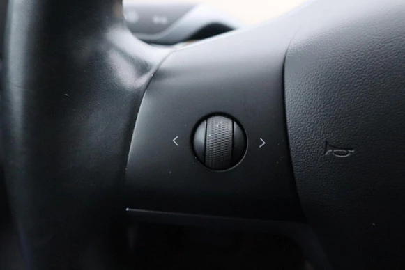 Tesla Model 3 - Afbeelding 28 van 30