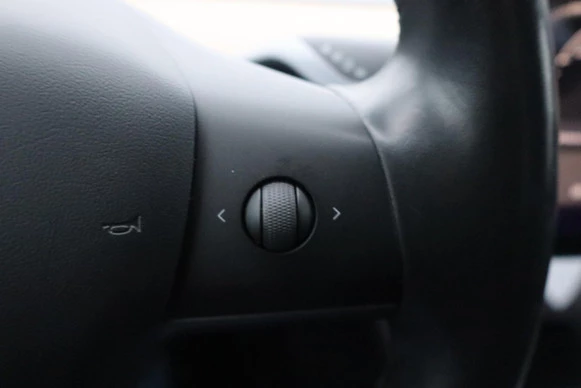 Tesla Model 3 - Afbeelding 29 van 30