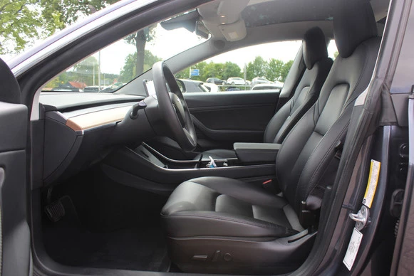 Tesla Model 3 - Afbeelding 7 van 27