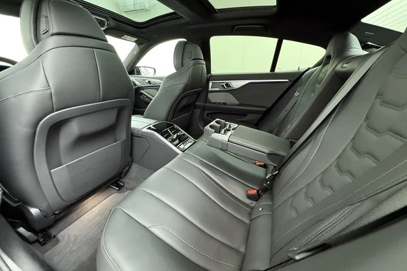 BMW M8 - Afbeelding 23 van 30