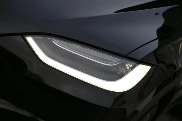 Tesla Model X - Afbeelding 3 van 19
