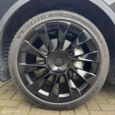 Tesla Model Y - Afbeelding 20 van 23