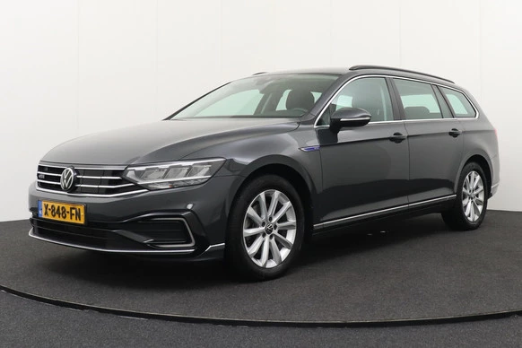 Volkswagen Passat - Afbeelding 1 van 30