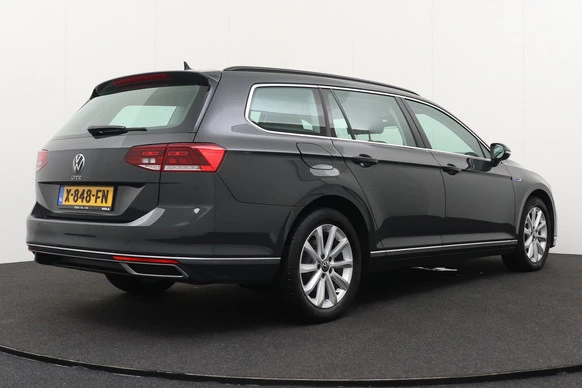 Volkswagen Passat - Afbeelding 2 van 30