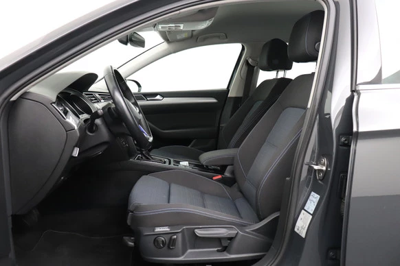 Volkswagen Passat - Afbeelding 10 van 30
