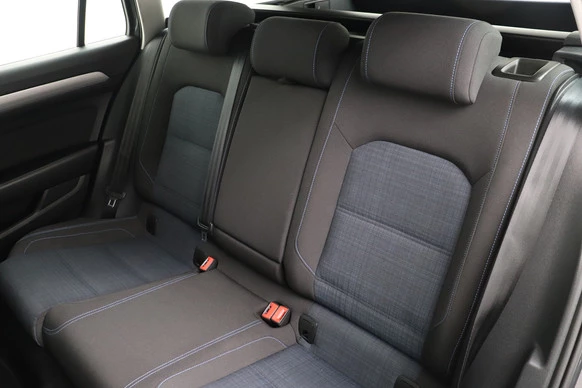 Volkswagen Passat - Afbeelding 11 van 30