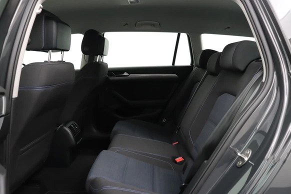 Volkswagen Passat - Afbeelding 12 van 30