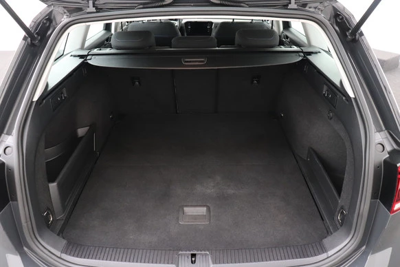 Volkswagen Passat - Afbeelding 13 van 30