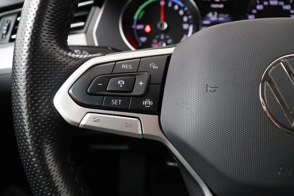 Volkswagen Passat - Afbeelding 18 van 30