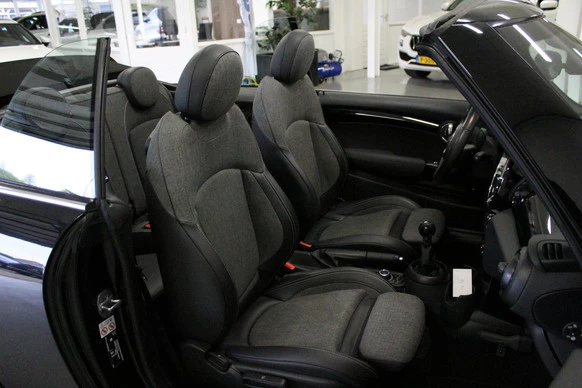 MINI Cooper Cabrio - Afbeelding 14 van 30