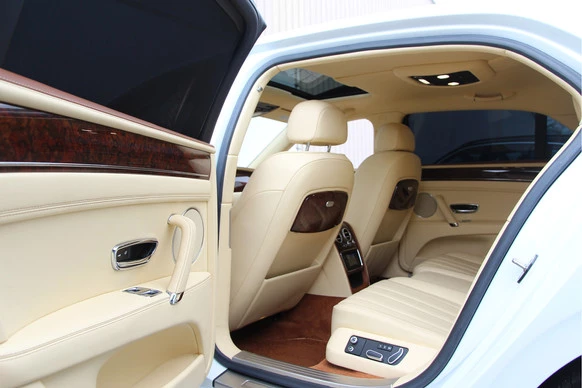 Bentley Flying Spur - Afbeelding 18 van 30