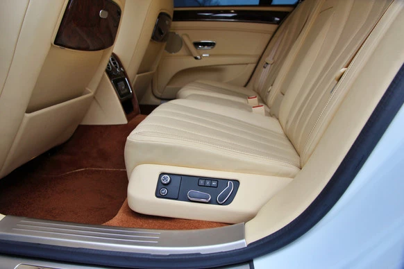 Bentley Flying Spur - Afbeelding 19 van 30