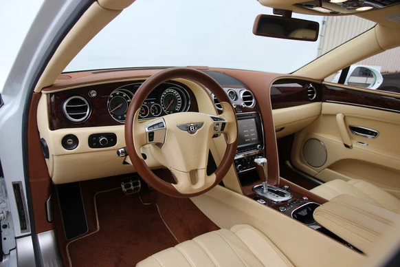Bentley Flying Spur - Afbeelding 22 van 30