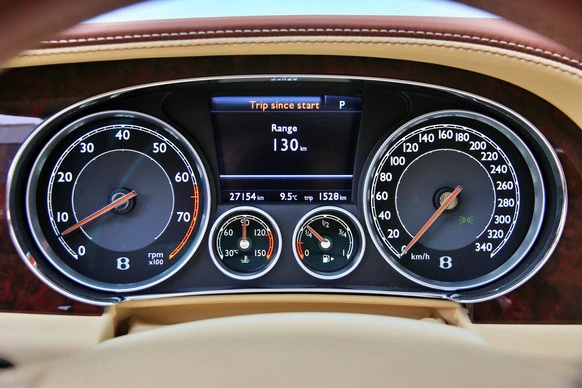 Bentley Flying Spur - Afbeelding 27 van 30