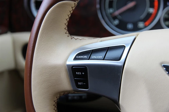 Bentley Flying Spur - Afbeelding 28 van 30