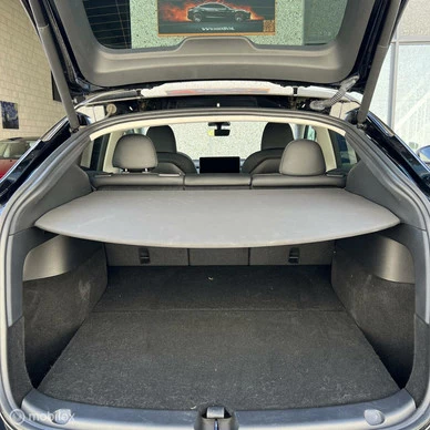 Tesla Model Y - Afbeelding 18 van 23