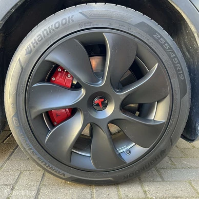 Tesla Model Y - Afbeelding 20 van 23