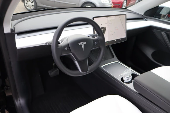 Tesla Model Y - Afbeelding 6 van 30