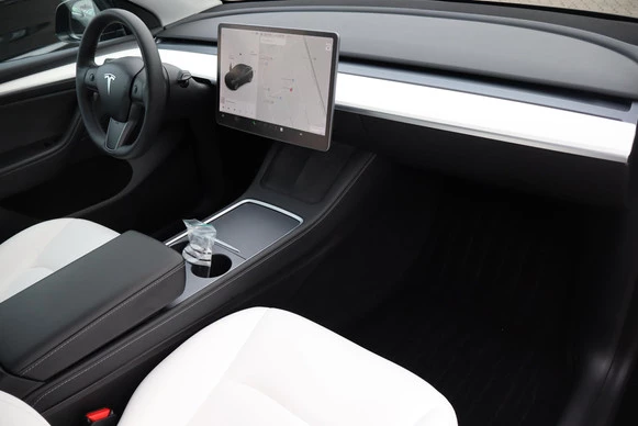 Tesla Model Y - Afbeelding 8 van 30