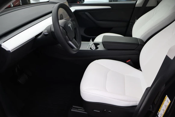 Tesla Model Y - Afbeelding 18 van 30