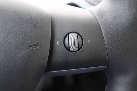 Tesla Model Y - Afbeelding 25 van 30