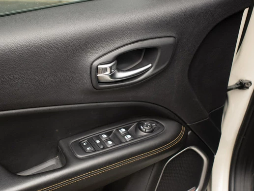 Jeep Compass - Afbeelding 18 van 30