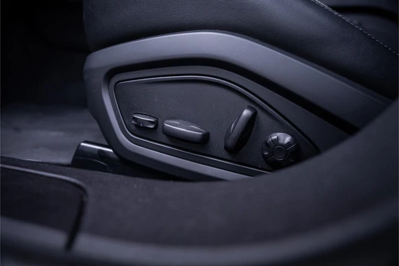 Porsche Taycan - Afbeelding 29 van 30