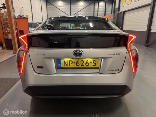 Toyota Prius - Afbeelding 24 van 28