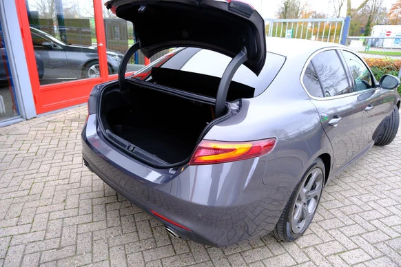 Alfa Romeo Giulia - Afbeelding 9 van 30