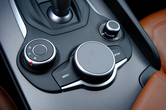 Alfa Romeo Giulia - Afbeelding 24 van 30