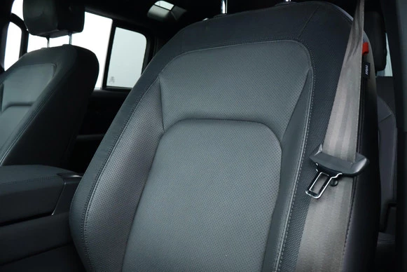 Land Rover Defender - Afbeelding 17 van 30