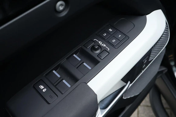 Land Rover Defender - Afbeelding 21 van 30