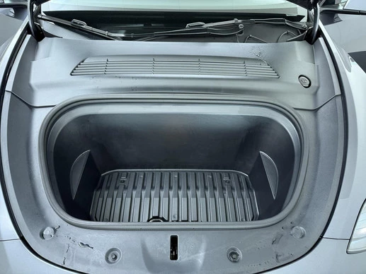 Tesla Model Y - Afbeelding 15 van 30