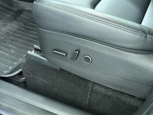 Tesla Model Y - Afbeelding 19 van 30