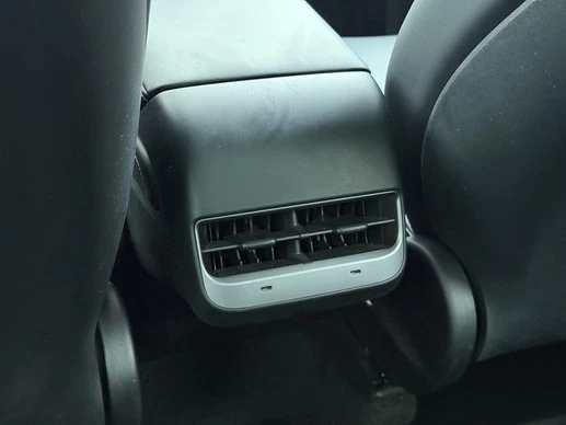 Tesla Model Y - Afbeelding 23 van 30