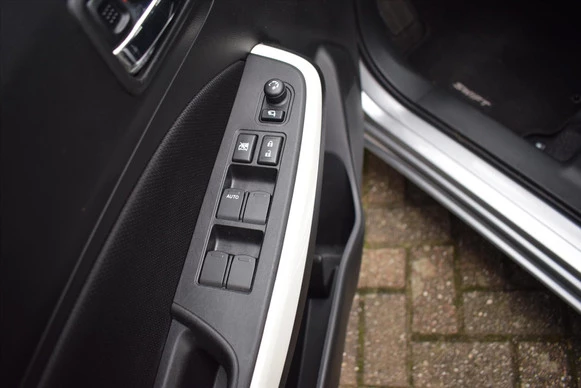 Suzuki Swift - Afbeelding 18 van 29
