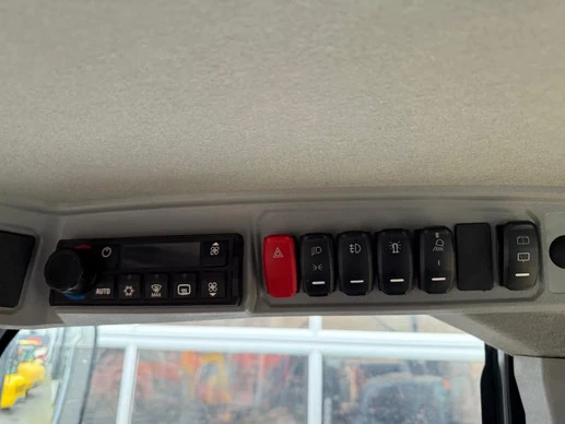 Caterpillar  - Afbeelding 15 van 30