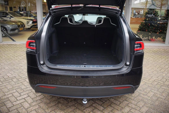 Tesla Model X - Afbeelding 23 van 30