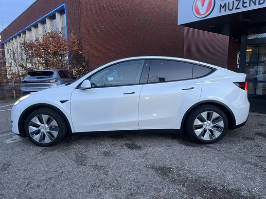 Tesla Model Y - Afbeelding 3 van 28