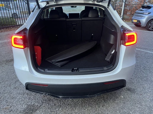 Tesla Model Y - Afbeelding 12 van 28