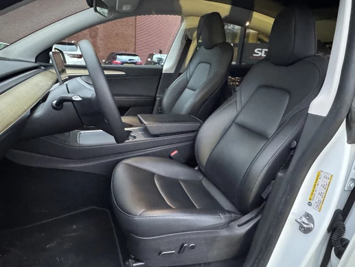 Tesla Model Y - Afbeelding 14 van 28