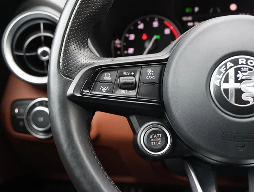 Alfa Romeo Giulia - Afbeelding 27 van 30