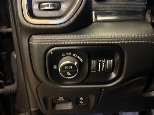 Dodge Ram 1500 - Afbeelding 16 van 30