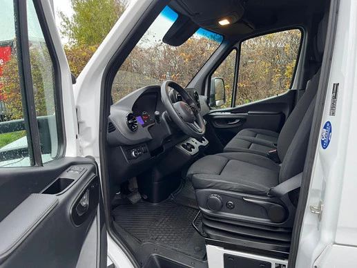 Mercedes-Benz SPRINTER 519 3.0 automaat , meubelbak met Laadklep , 2645 kg laadvermogen - Afbeelding 8 van 22
